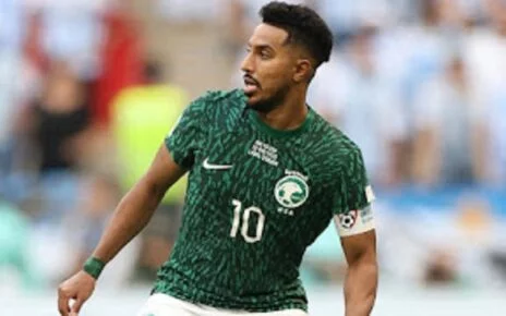 طرد سالم الدوسري في تعادل المنتخب السعودي ضد فلسطين